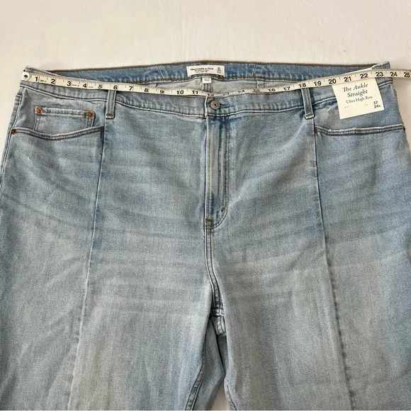 Abercrombie &amp; Fitch Ankle Straight Ultra High Rise Jeans NWT