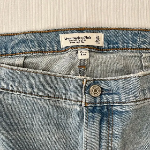 Abercrombie &amp; Fitch Ankle Straight Ultra High Rise Jeans NWT