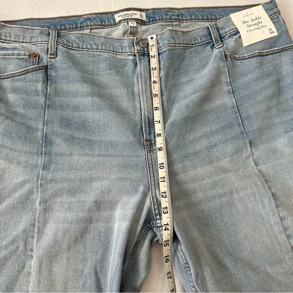 Abercrombie &amp; Fitch Ankle Straight Ultra High Rise Jeans NWT