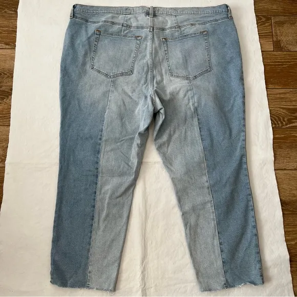 Abercrombie &amp; Fitch Ankle Straight Ultra High Rise Jeans NWT