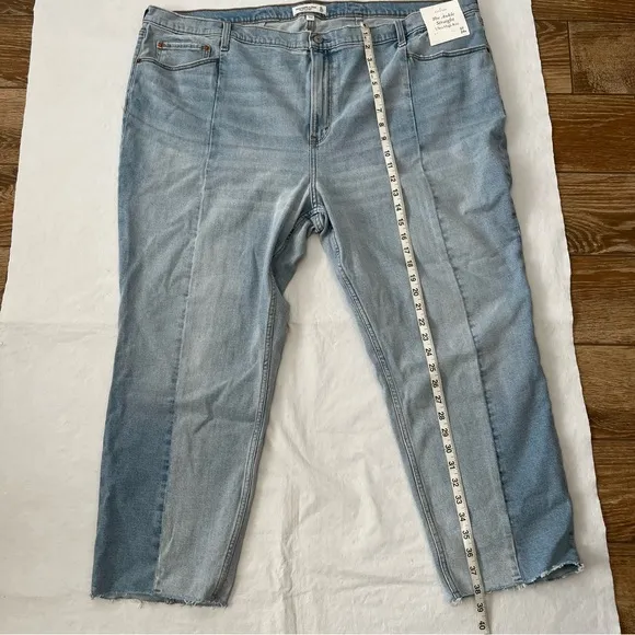 Abercrombie &amp; Fitch Ankle Straight Ultra High Rise Jeans NWT