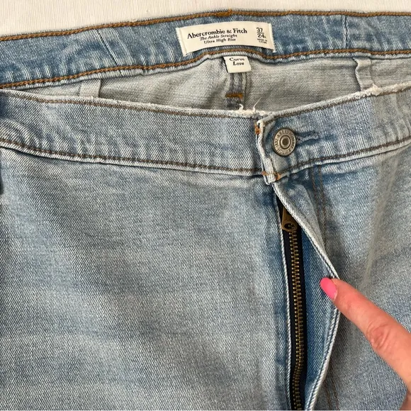 Abercrombie &amp; Fitch Ankle Straight Ultra High Rise Jeans NWT