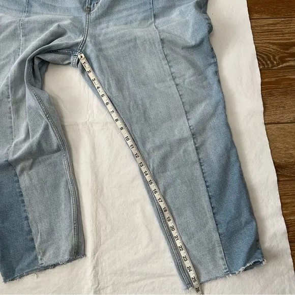 Abercrombie &amp; Fitch Ankle Straight Ultra High Rise Jeans NWT