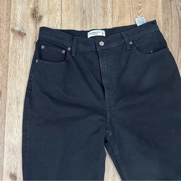 Abercrombie &amp; Fitch Women’s The 90s Straight Ultra High Rise Jeans Sz 31/12L GUC