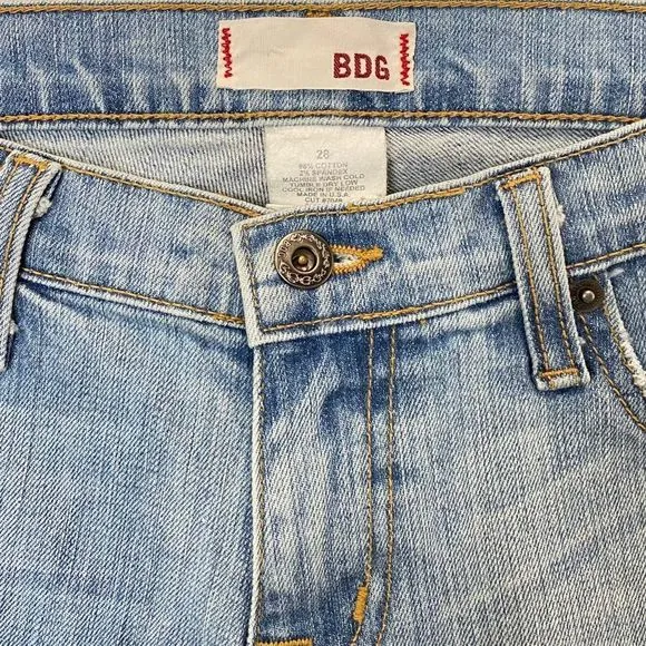 BDG Light Wash Sz 28 Low Rise Bootcut Jeans