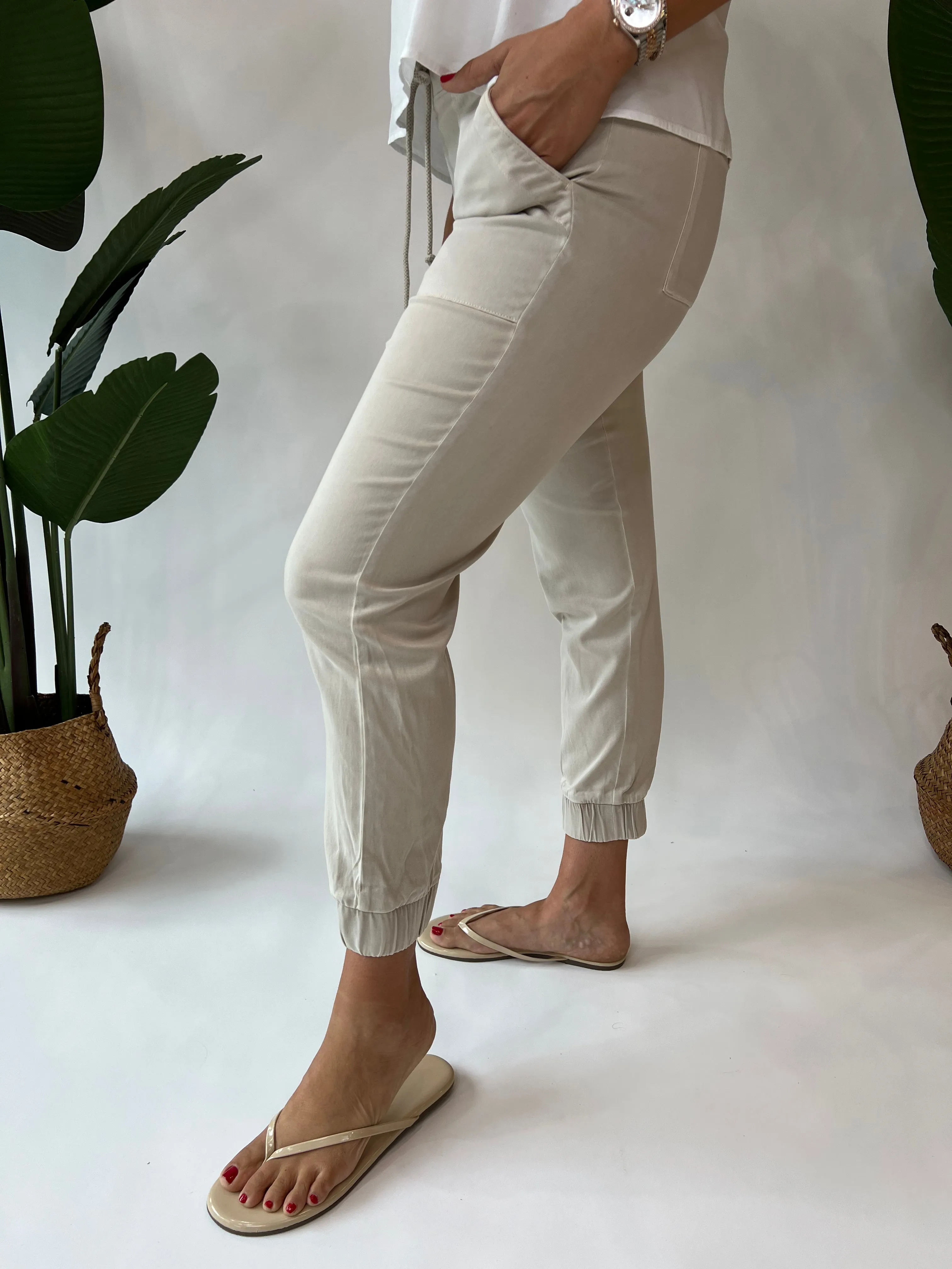 Bella Dahl Pocket Jogger Tan