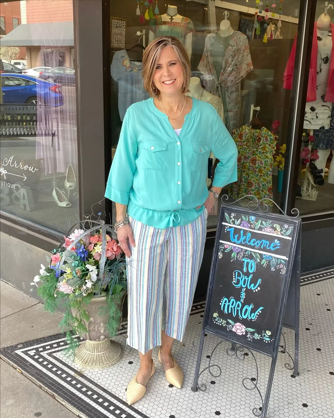 Button Down Collarless 3 Qrt V Neck Blouse