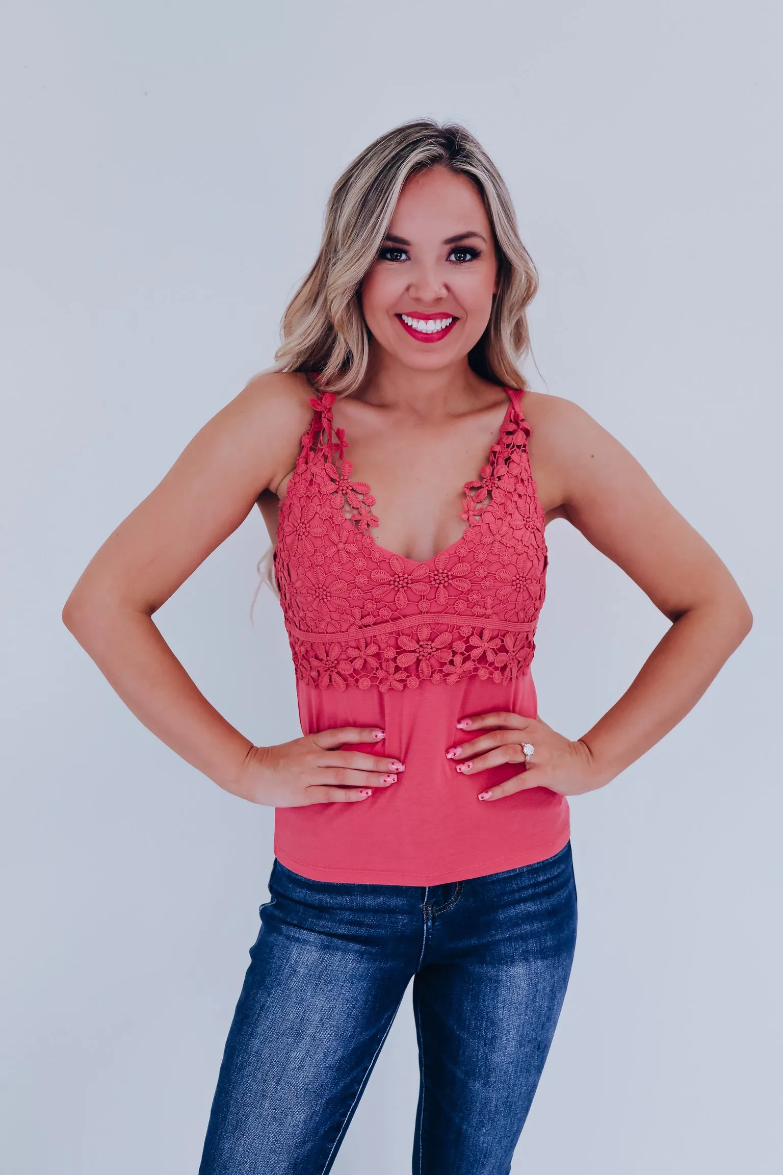 Dainty Daisy Crochet Tank - Pink