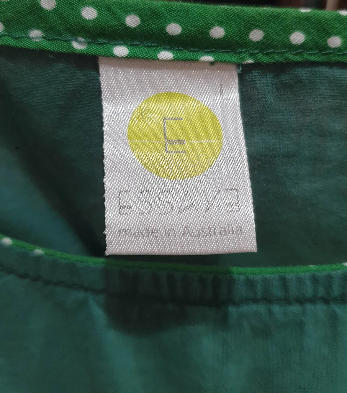 Essaye by Surface Art green cotton top size L