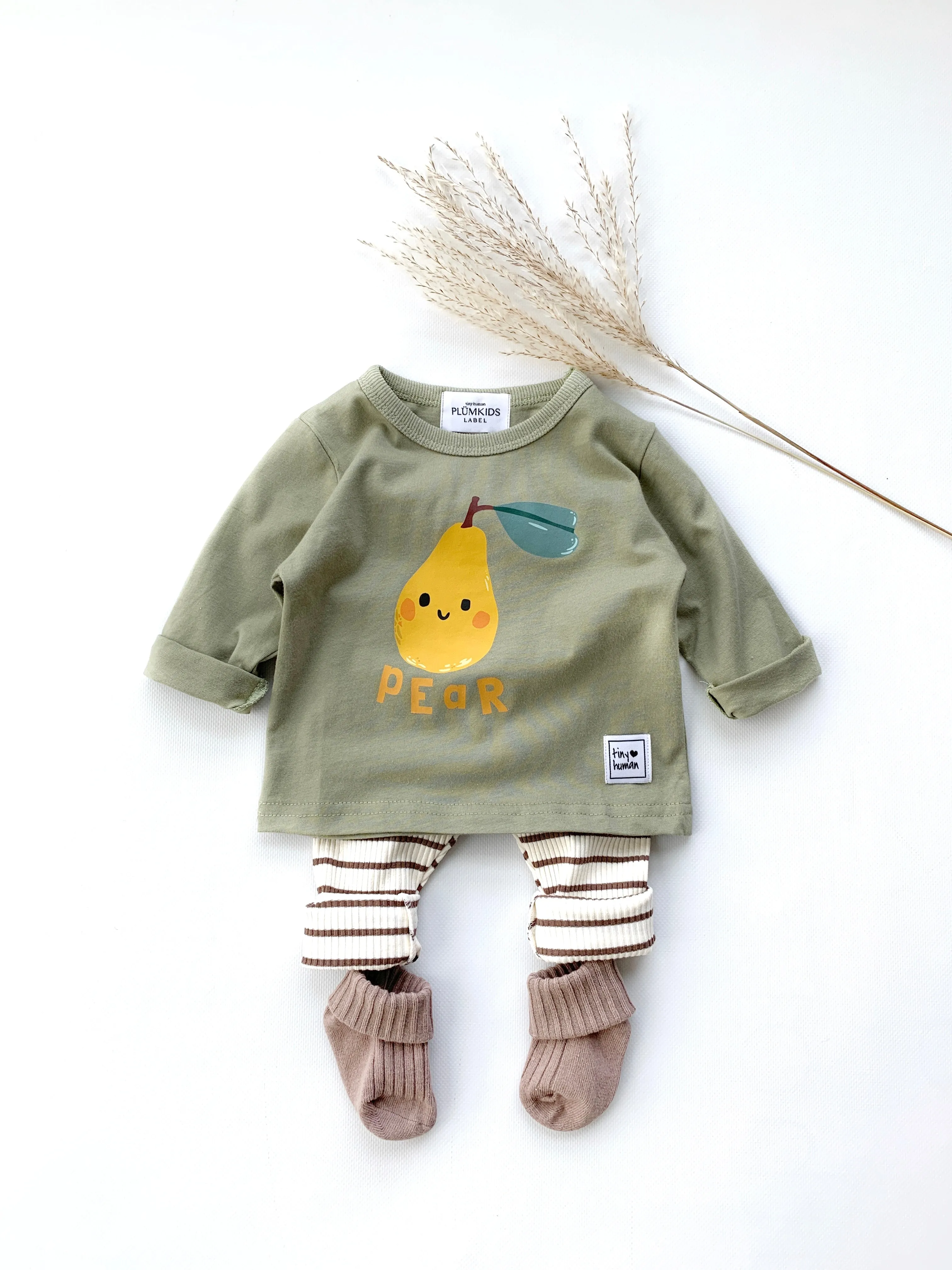 happy fruit | pear