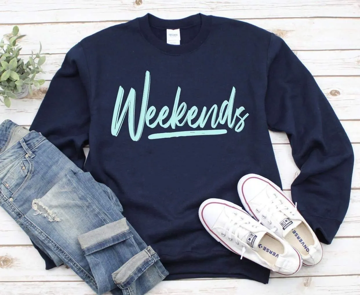 Hazel Blues® | Weekends Graphic Sweatshirt