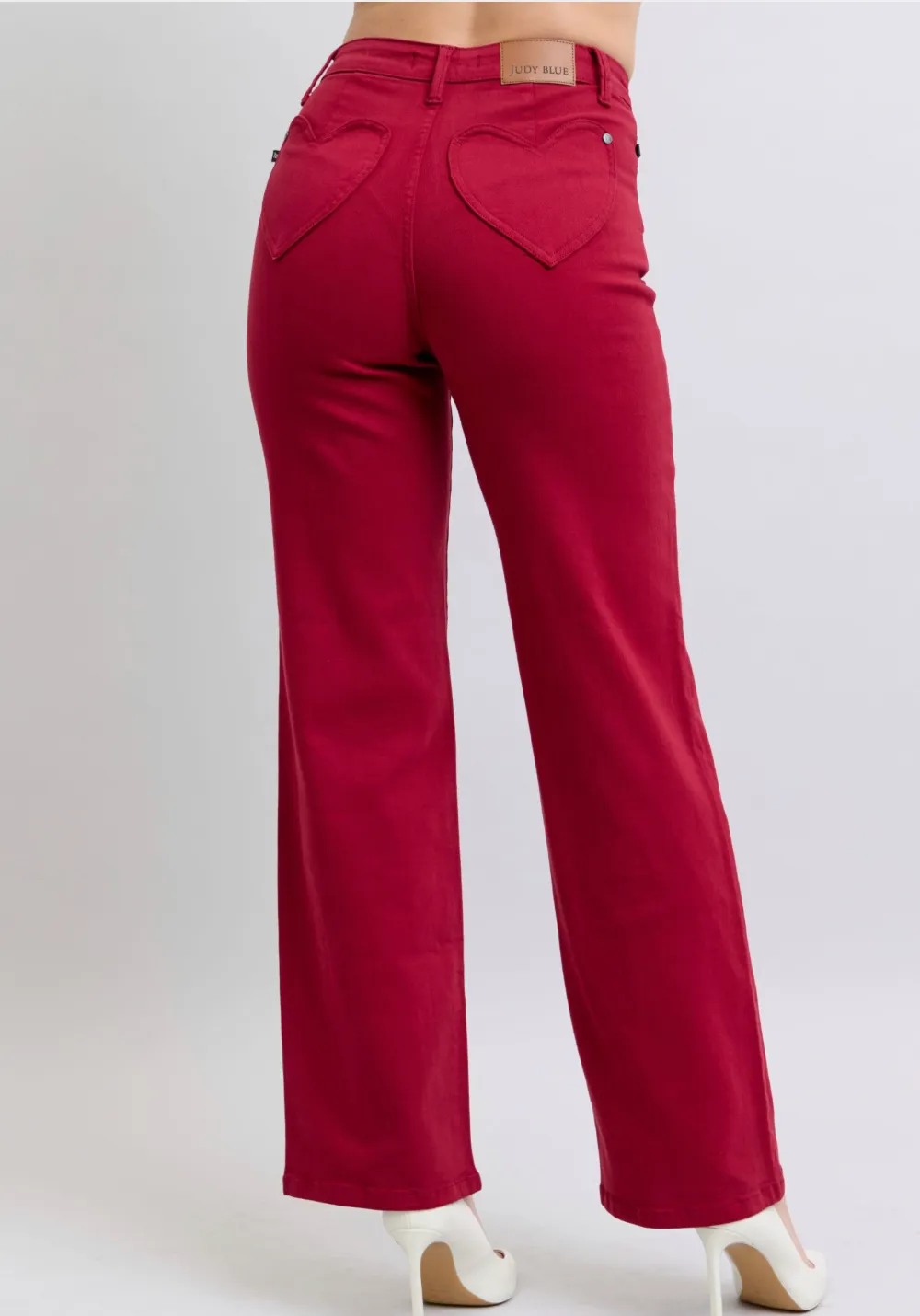 Heart Pocket Straight Leg