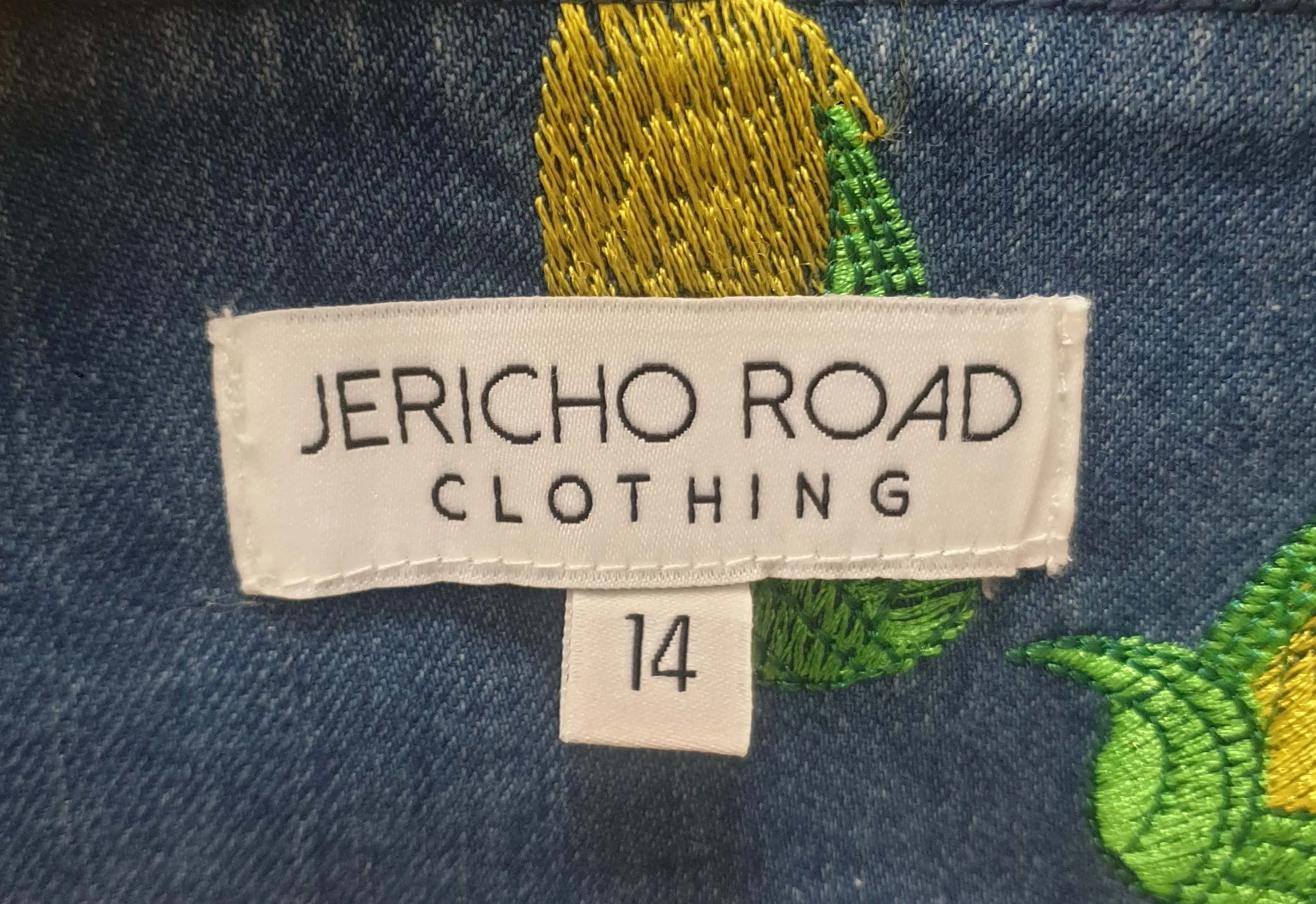 Jericho Road denim top with fabulous vegetable embroydery size 14