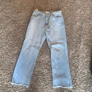Joie high-rise straight jeans, size 30.
