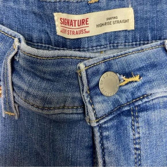 Levi's high rise straight leg jeans size 31