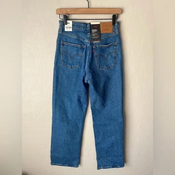 Levi’s premium Ribcage straight ankle jeans NWT 25