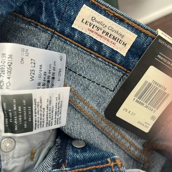 Levi’s premium Ribcage straight ankle jeans NWT 25