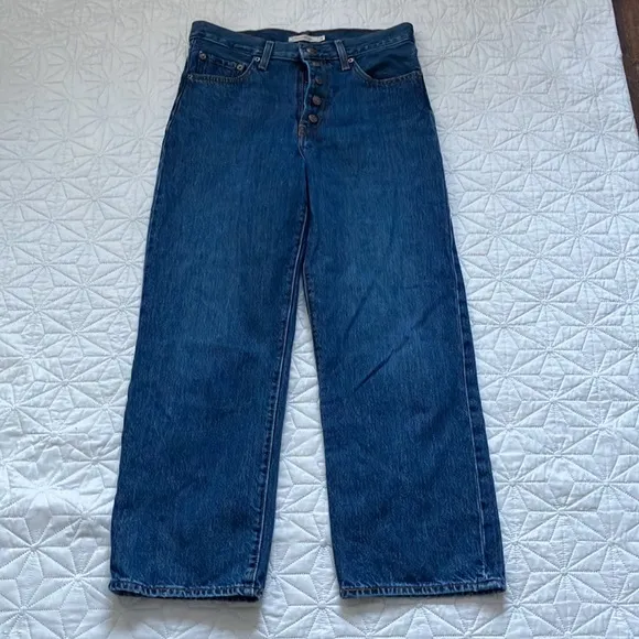 Levi’s Ribcage Straight ankle jeans size 28 snap button dark wash
