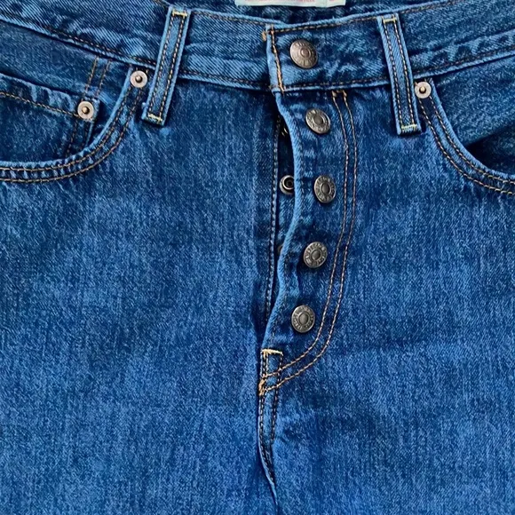 Levi’s Ribcage Straight ankle jeans size 28 snap button dark wash