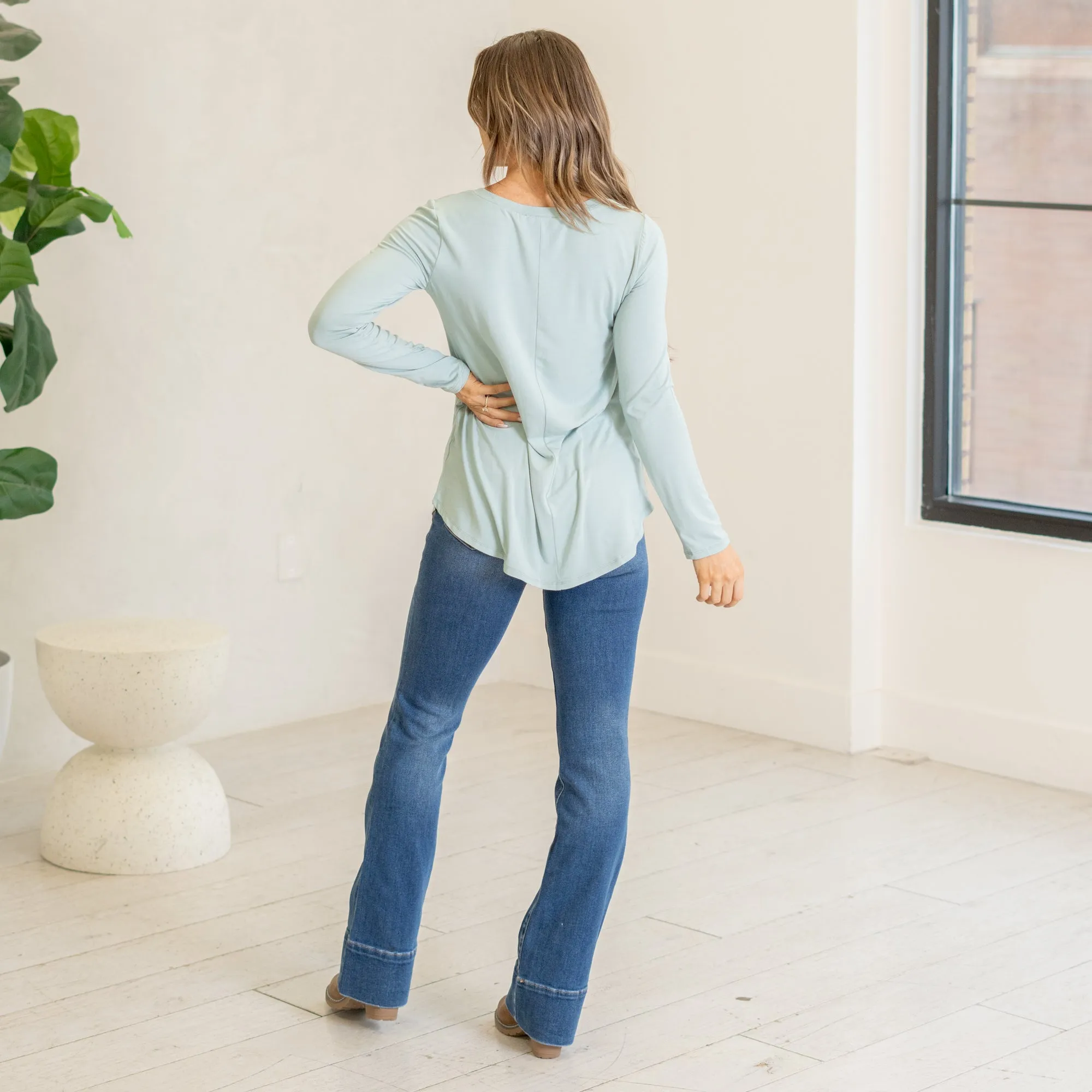 Long sleeve v-neck leopard pocket top