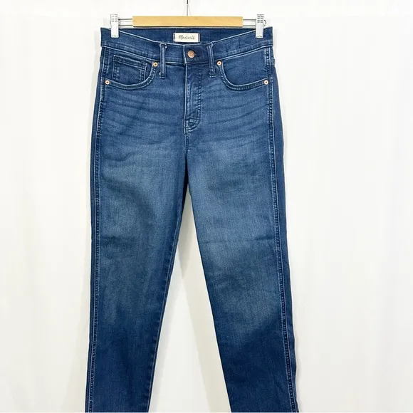 Madewell Mid Rise Stovepipe Slim Straight Leg Jeans in Dahil Wash