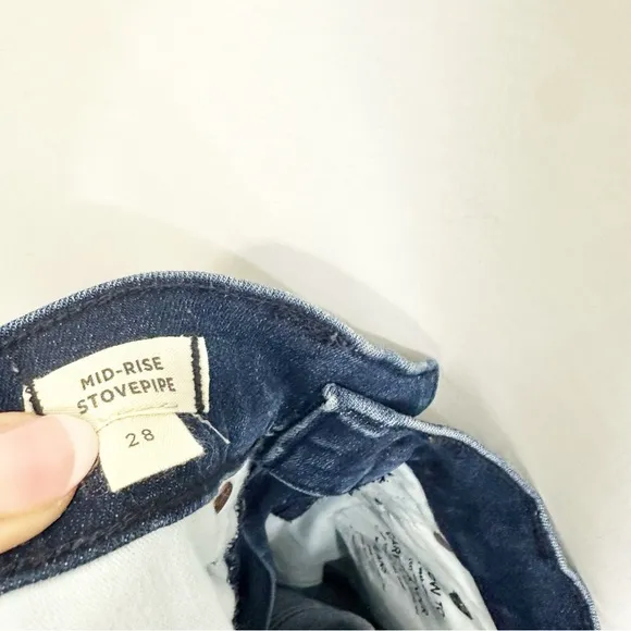 Madewell Mid Rise Stovepipe Slim Straight Leg Jeans in Dahil Wash
