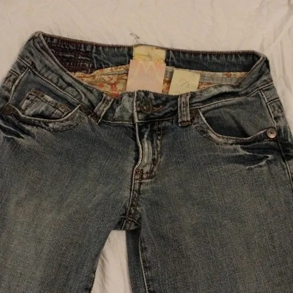 Marlow Original Jeans Straight Leg Distressed Frayed AMAZING DETAILS Blue Jeans