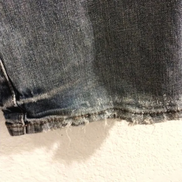 Marlow Original Jeans Straight Leg Distressed Frayed AMAZING DETAILS Blue Jeans