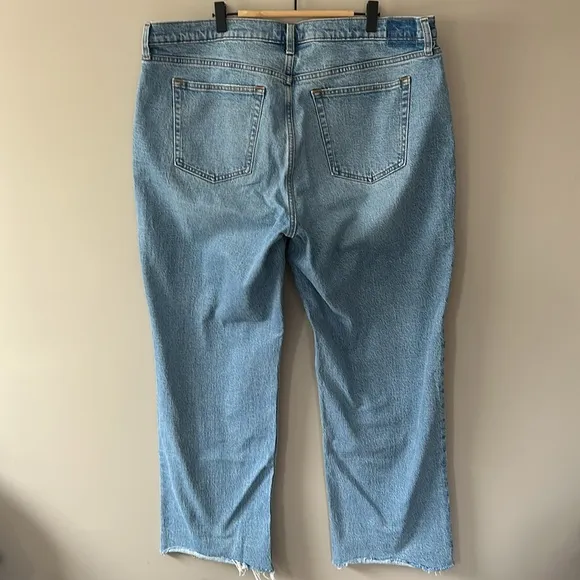 NWOT Abercrombie &amp; Fitch The Baggy Low Rise Curve Love Jeans Size 33/16R