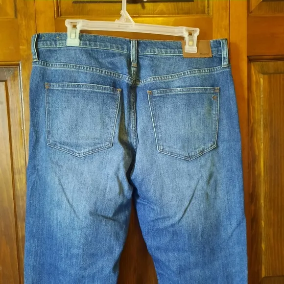 NWOT Madewell Straight Crop Medium Wash Distressed Denim Jeans F2816 Size 32