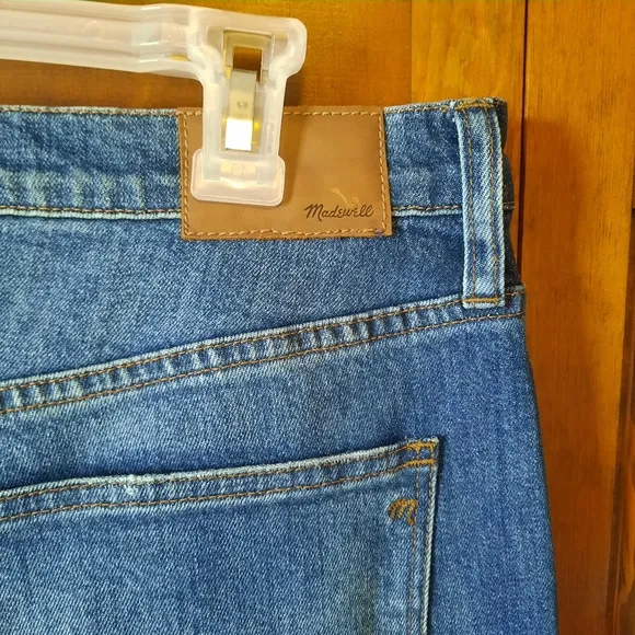 NWOT Madewell Straight Crop Medium Wash Distressed Denim Jeans F2816 Size 32