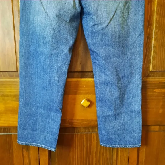 NWOT Madewell Straight Crop Medium Wash Distressed Denim Jeans F2816 Size 32