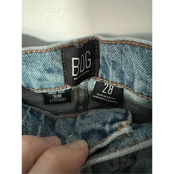 NWT BDG UO High Rise Stretch Slim Straight Leg Distressed Jeans