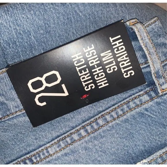 NWT BDG UO High Rise Stretch Slim Straight Leg Distressed Jeans