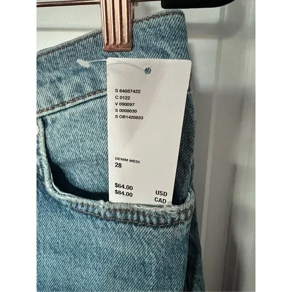 NWT BDG UO High Rise Stretch Slim Straight Leg Distressed Jeans