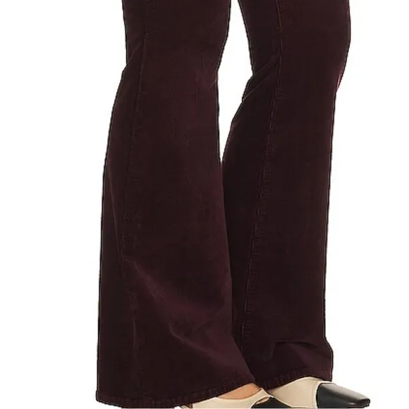 NWT Good American Good Legs Low Flare Jeans in Malbec003