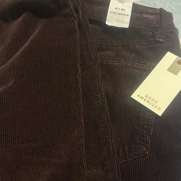 NWT Good American Good Legs Low Flare Jeans in Malbec003