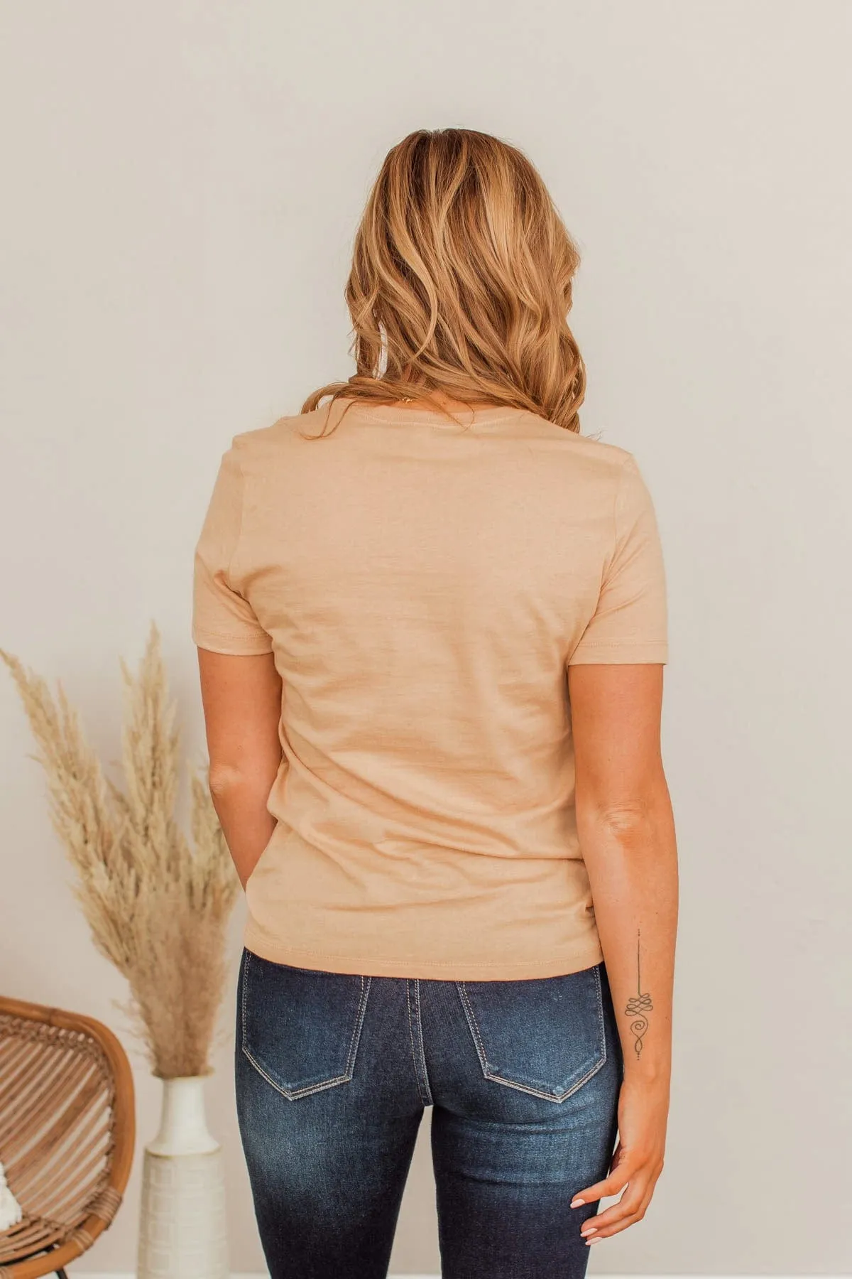 "Boss Babe" Graphic Tee- Sand