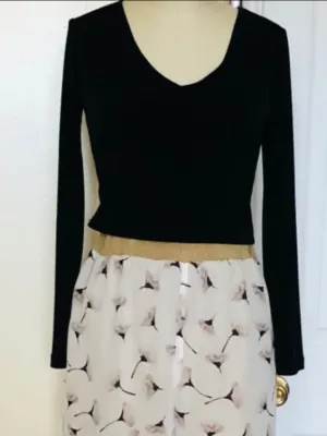 V-Neck Crop T-Shirt, Black (Style #213)