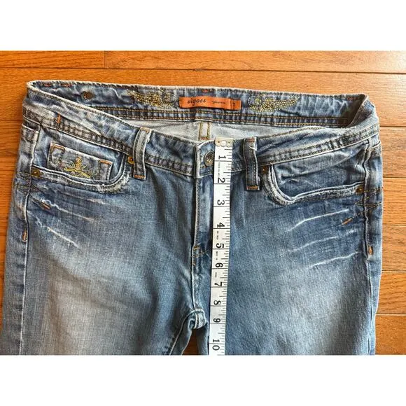 Vigoss Jeans Bootcut size 7 Light Wash embroidered back pockets