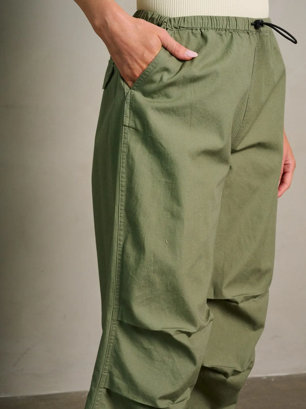 WOMEN'S ELASTIC WAIST POCKETS JOGGER PANTS