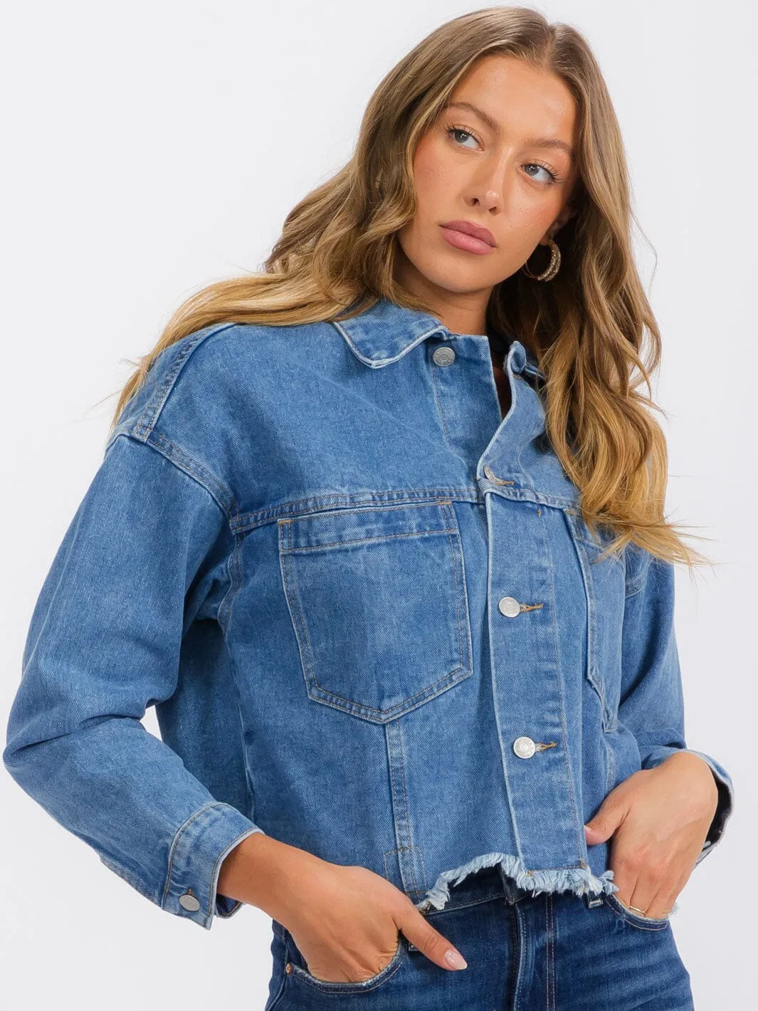 WOMEN'S LONG SLEEVE BUTTON UP FRONT POCKET RAW EDGE DENIM JACKET